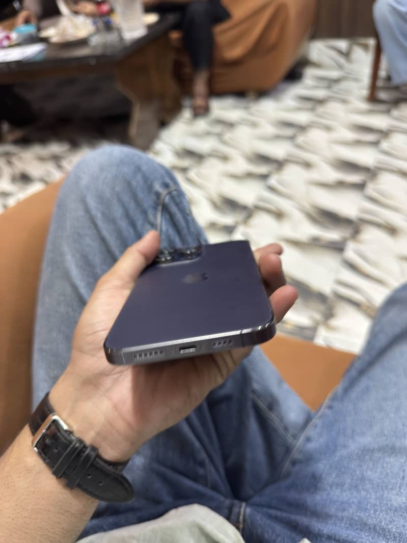 Apple iPhone 14 Pro Max 1