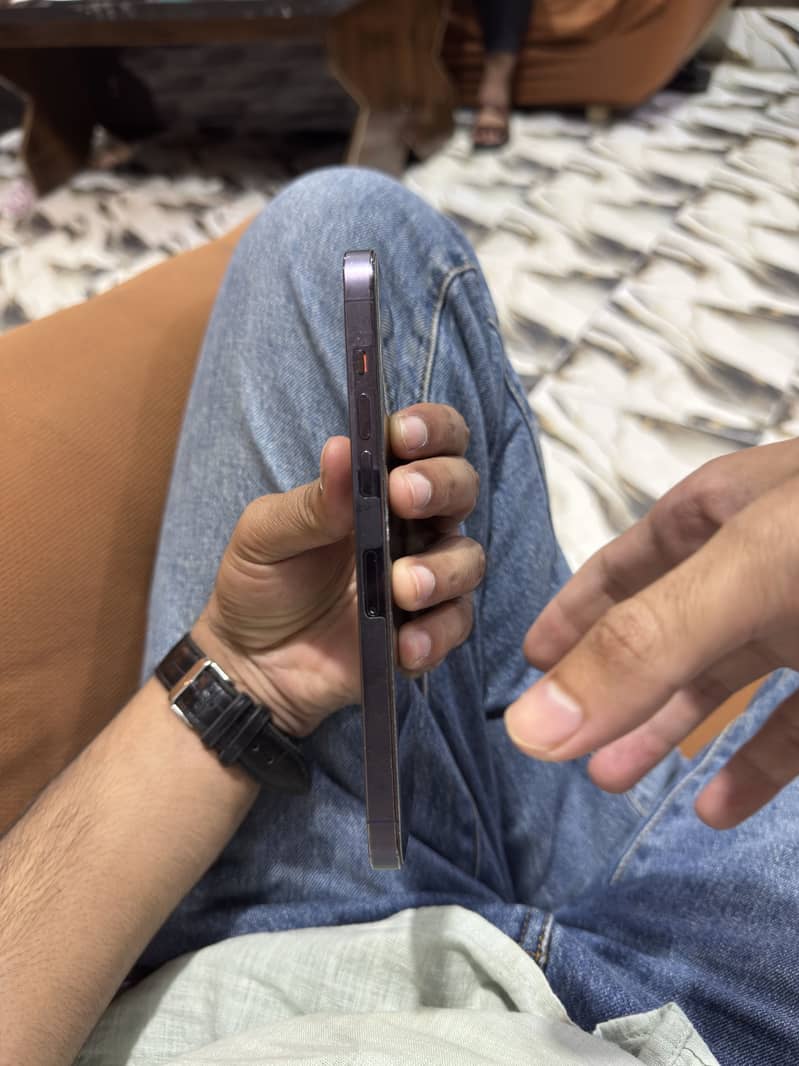 Apple iPhone 14 Pro Max 2