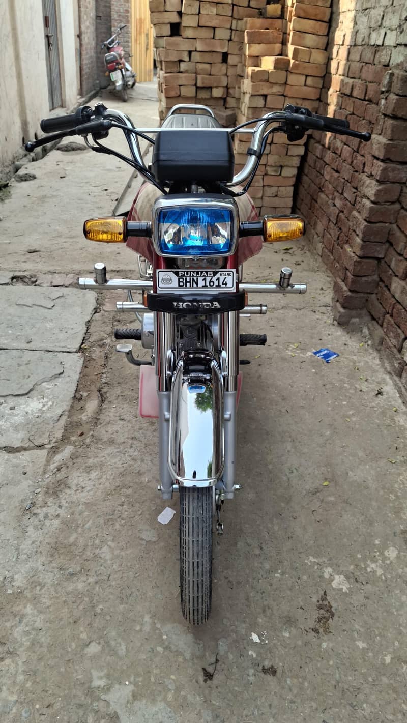 Honda cD70 1