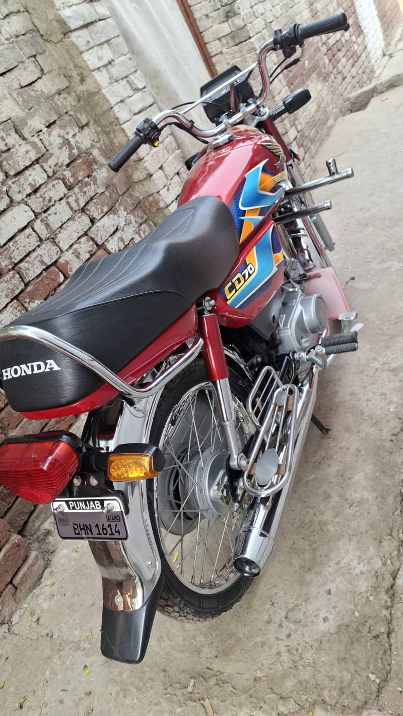 Honda cD70 4