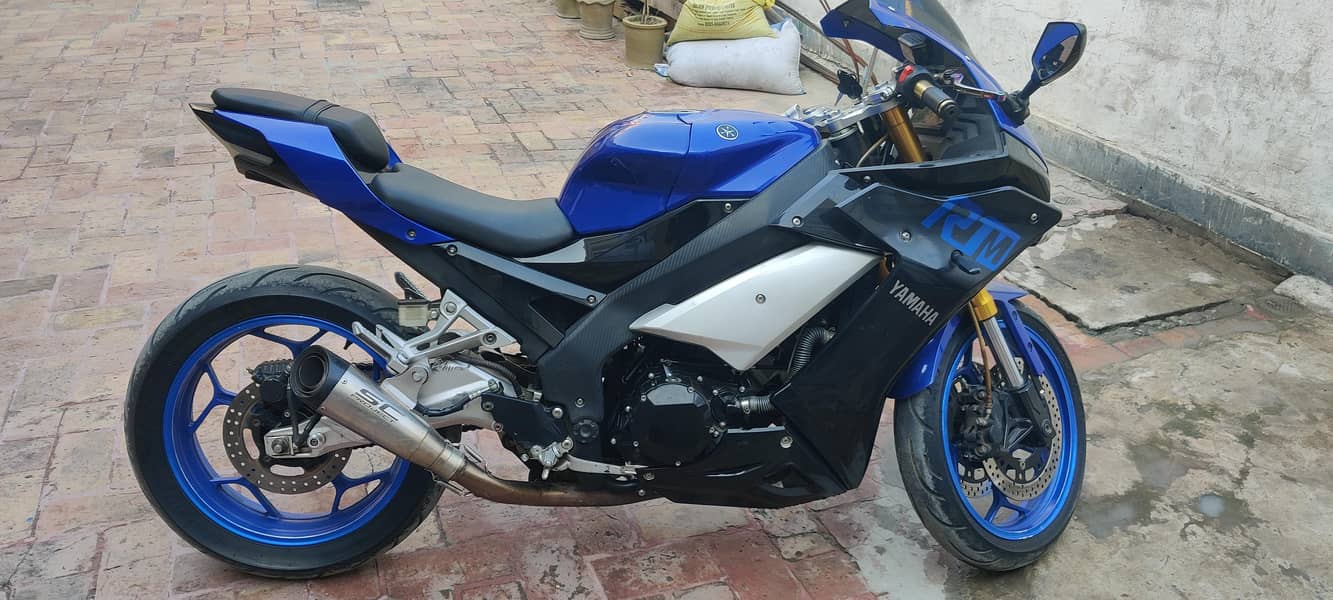 YAMAHA R1M 2