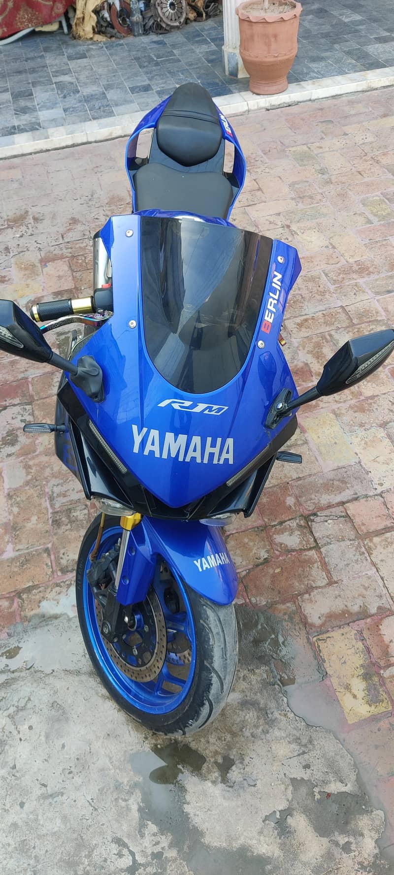 YAMAHA R1M 4