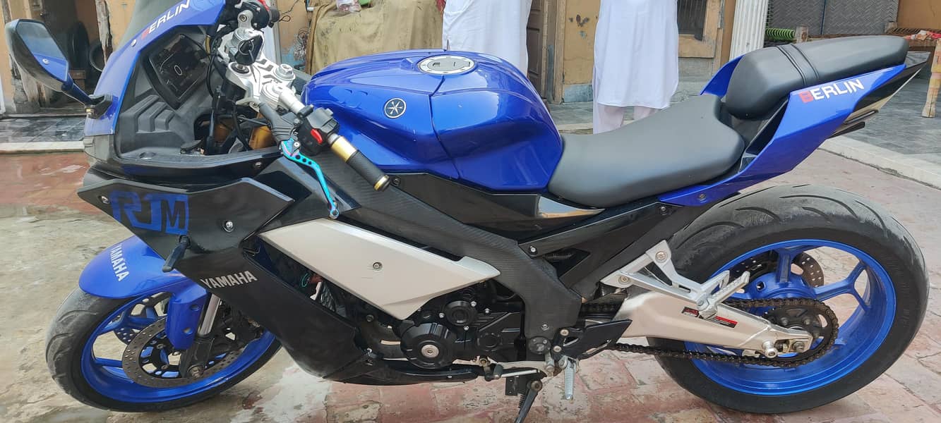 YAMAHA R1M 5