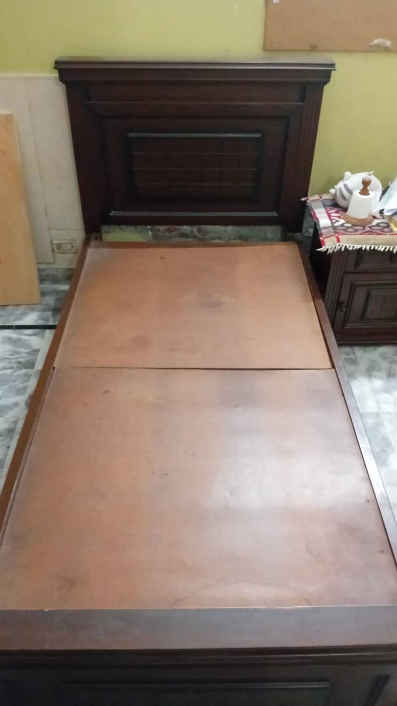 2 Single beds Solid wood in good condition 1