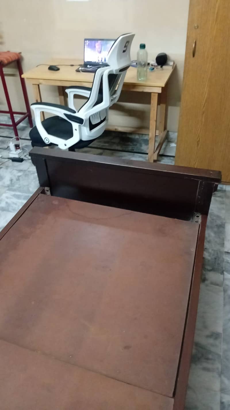 2 Single beds Solid wood in good condition 9