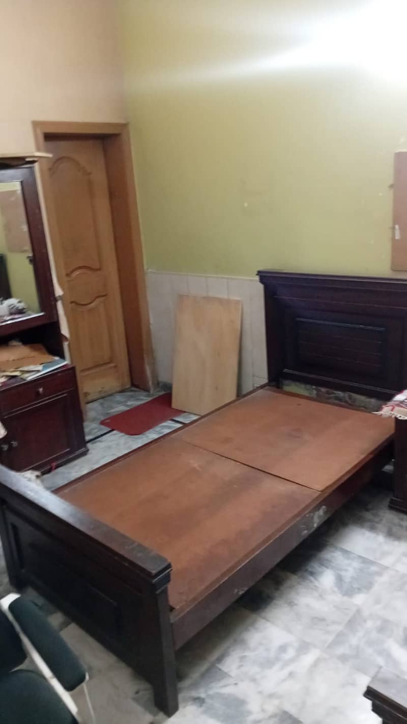 2 Single beds Solid wood in good condition 3