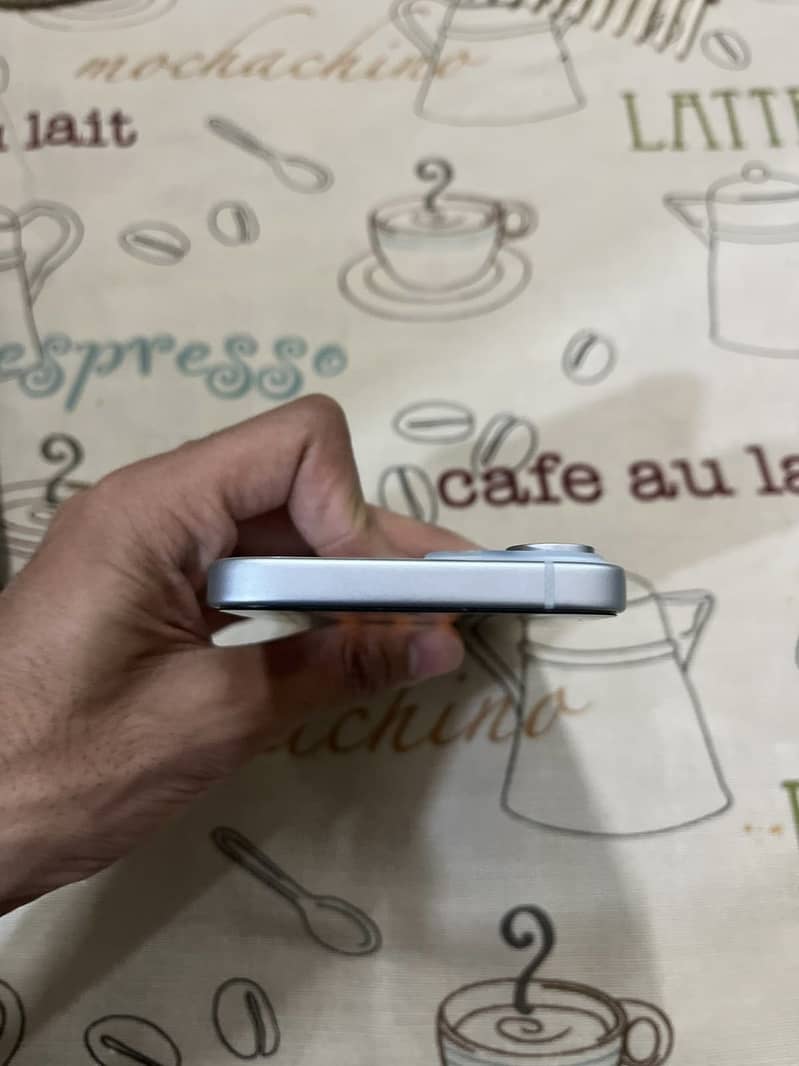 Apple iPhone 15 6