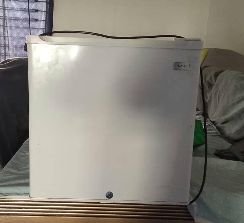 Haier Mini Fridge 0