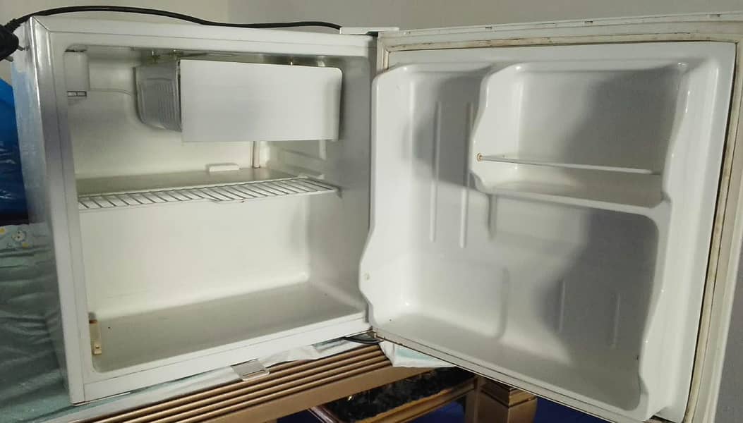 Haier Mini Fridge 1