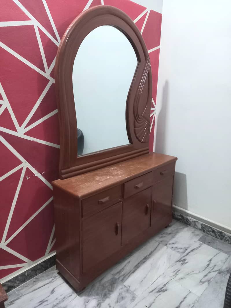 Dressing Table 0