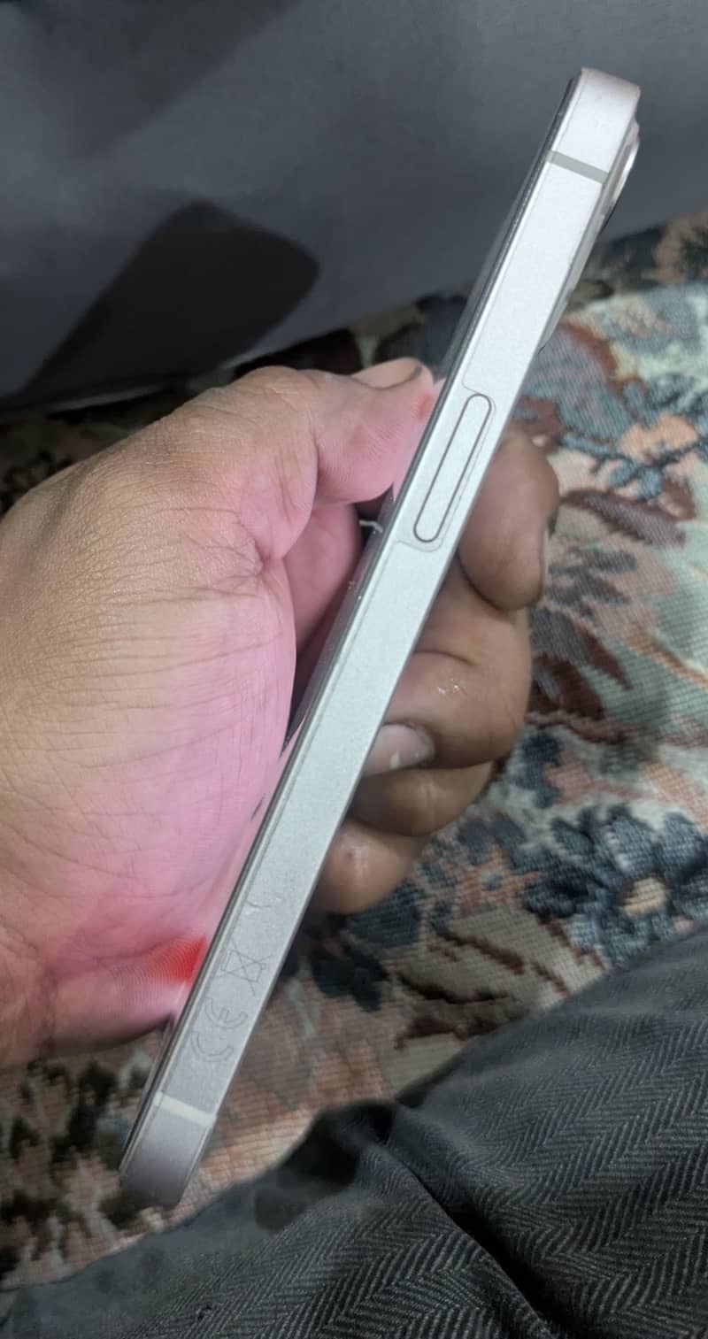 Apple iPhone 13 3