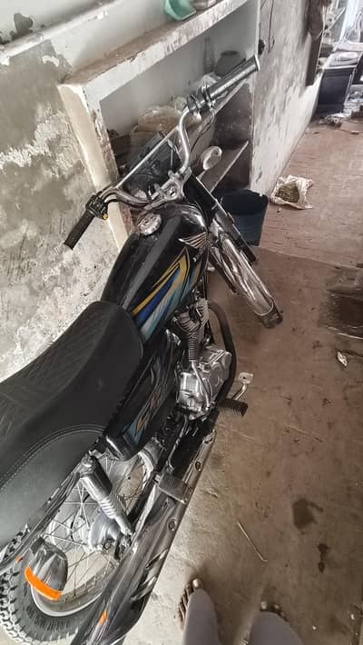 Honda cg 125 2026 model in excellent condition.