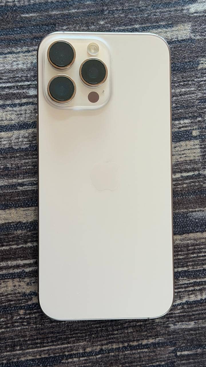 Apple iPhone 16 Pro Max 0