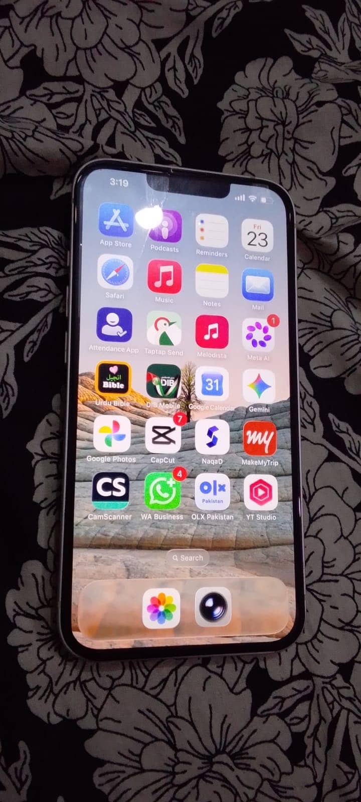 Apple iPhone 13 4