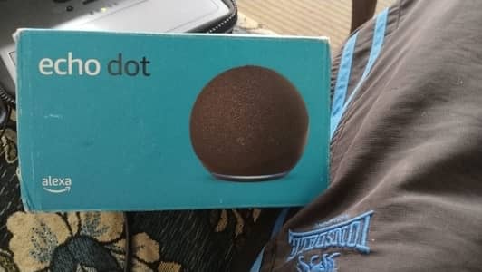 Echo Dot 5th Generation Speaker with Alexa Original Box and Accessorie