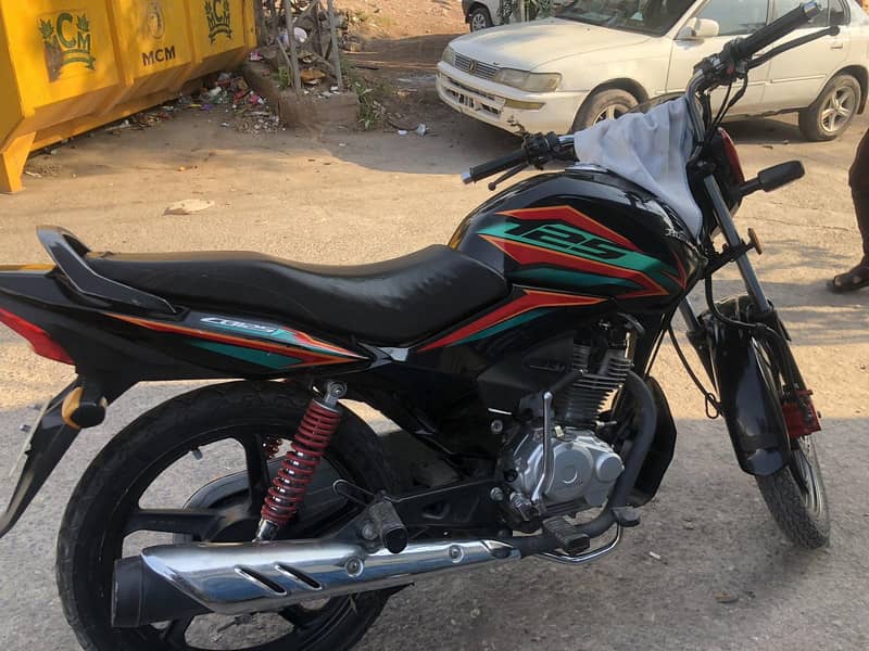 CB 125 0