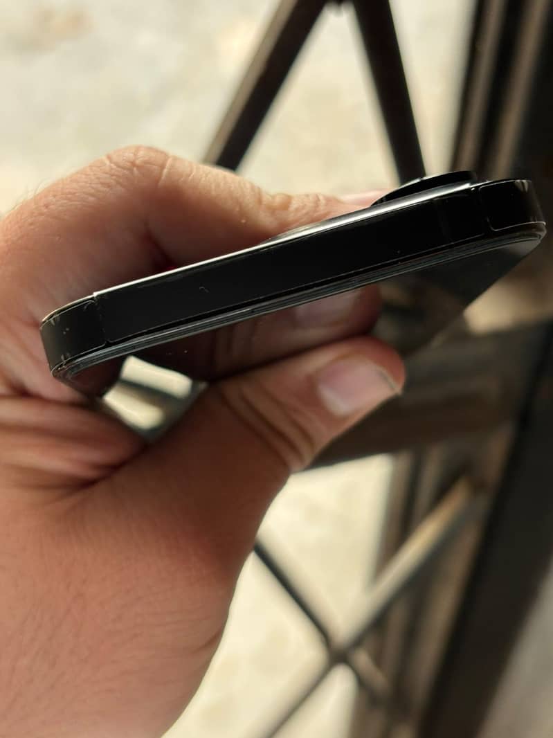 Apple iPhone 14 Pro 2