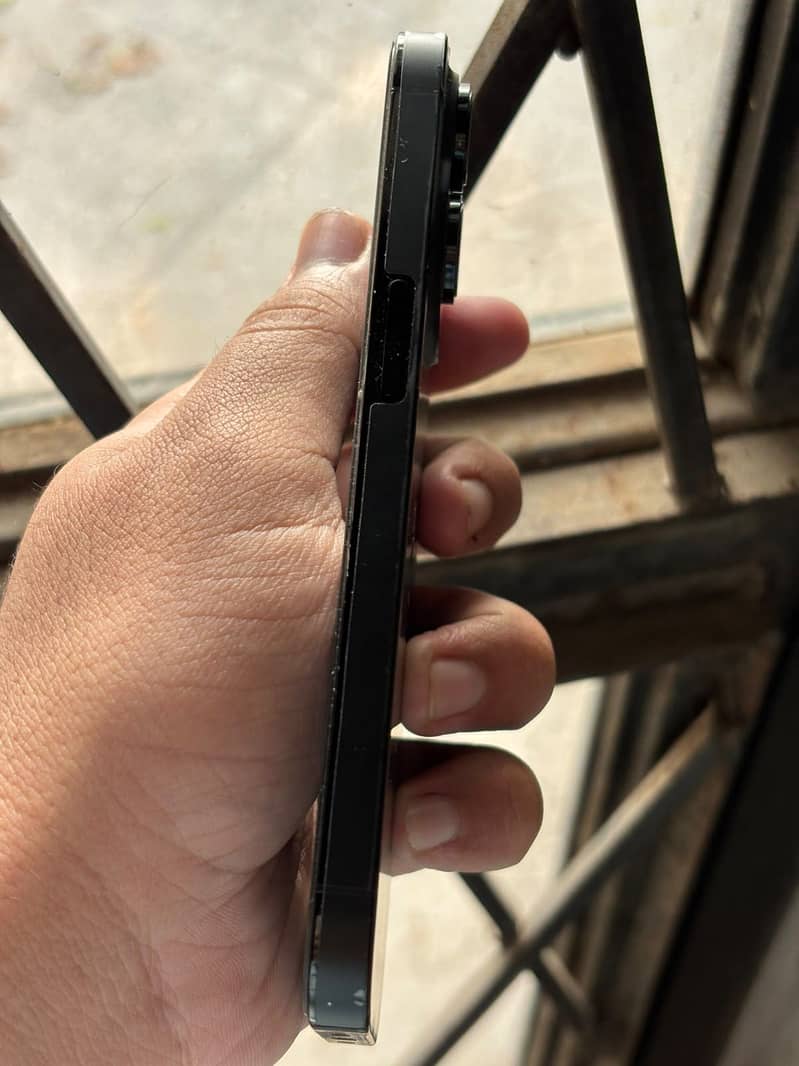 Apple iPhone 14 Pro 4