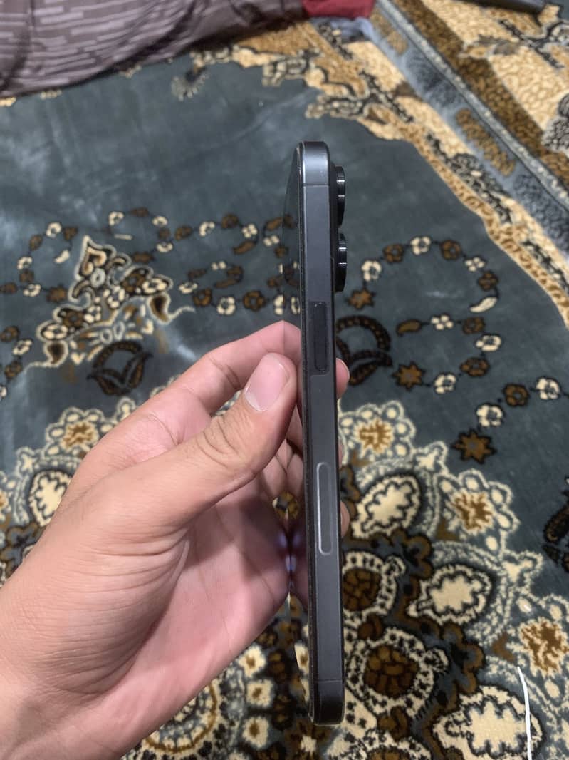Apple iPhone 15 Pro Max 1