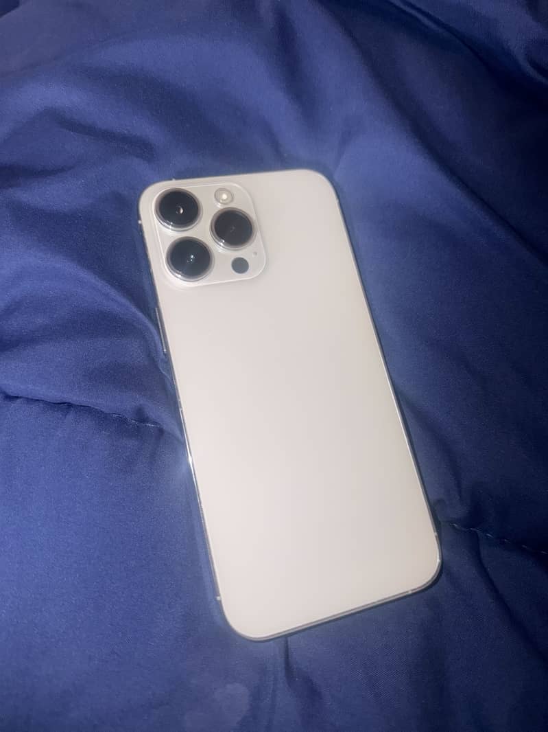 Apple iPhone 14 Pro Max 0