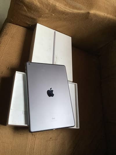 ipad 9 gen with box all ok 64gb