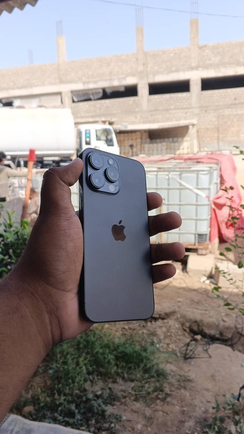 Apple iPhone 14 Pro Max 0