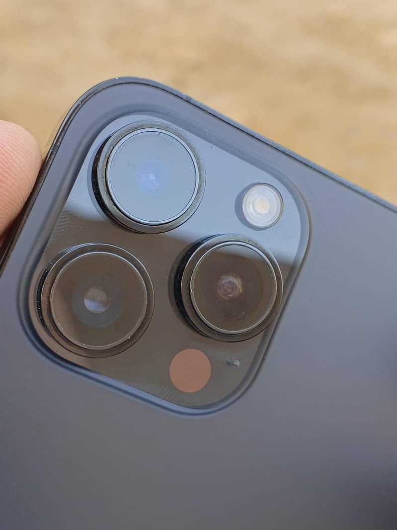 Apple iPhone 14 Pro Max 1