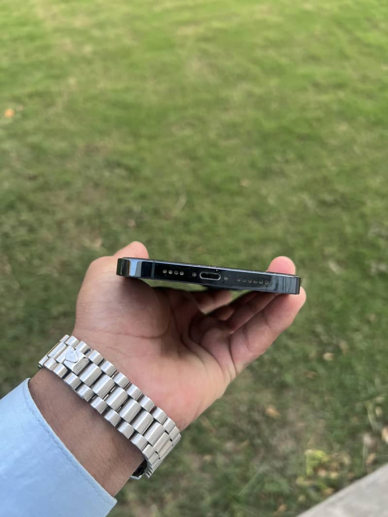 Apple iPhone 12 Pro Max 2