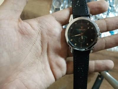 Men's Black Leather Strap Watch - Modern Stylish Design