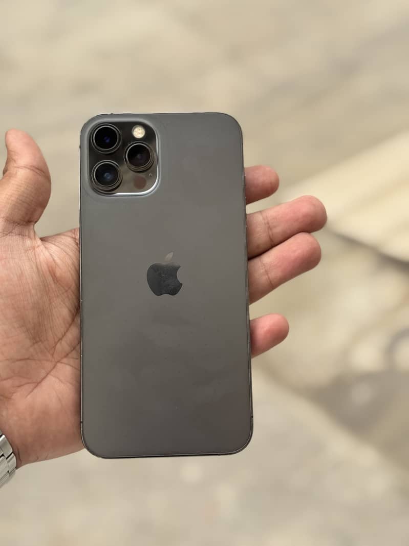 Apple iPhone 12 Pro Max 3