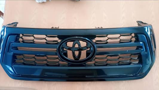 TOYOTA REVO 2018  FRONT GRILL WITH BLACK CHROME AND BLACK LOGO FRESH