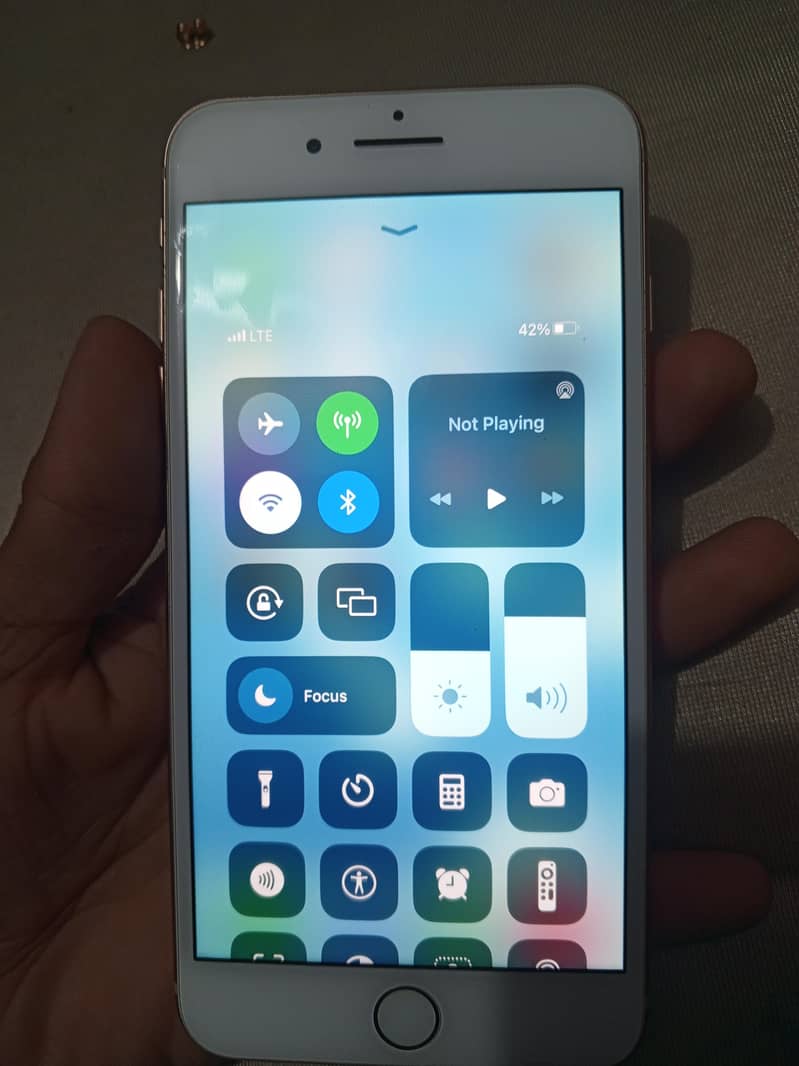 Apple iPhone 8 Plus 0
