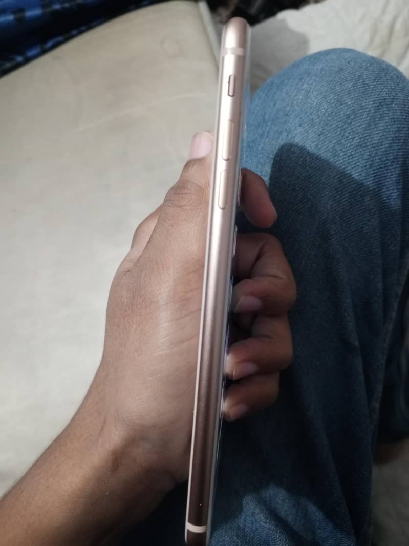 Apple iPhone 8 Plus 6
