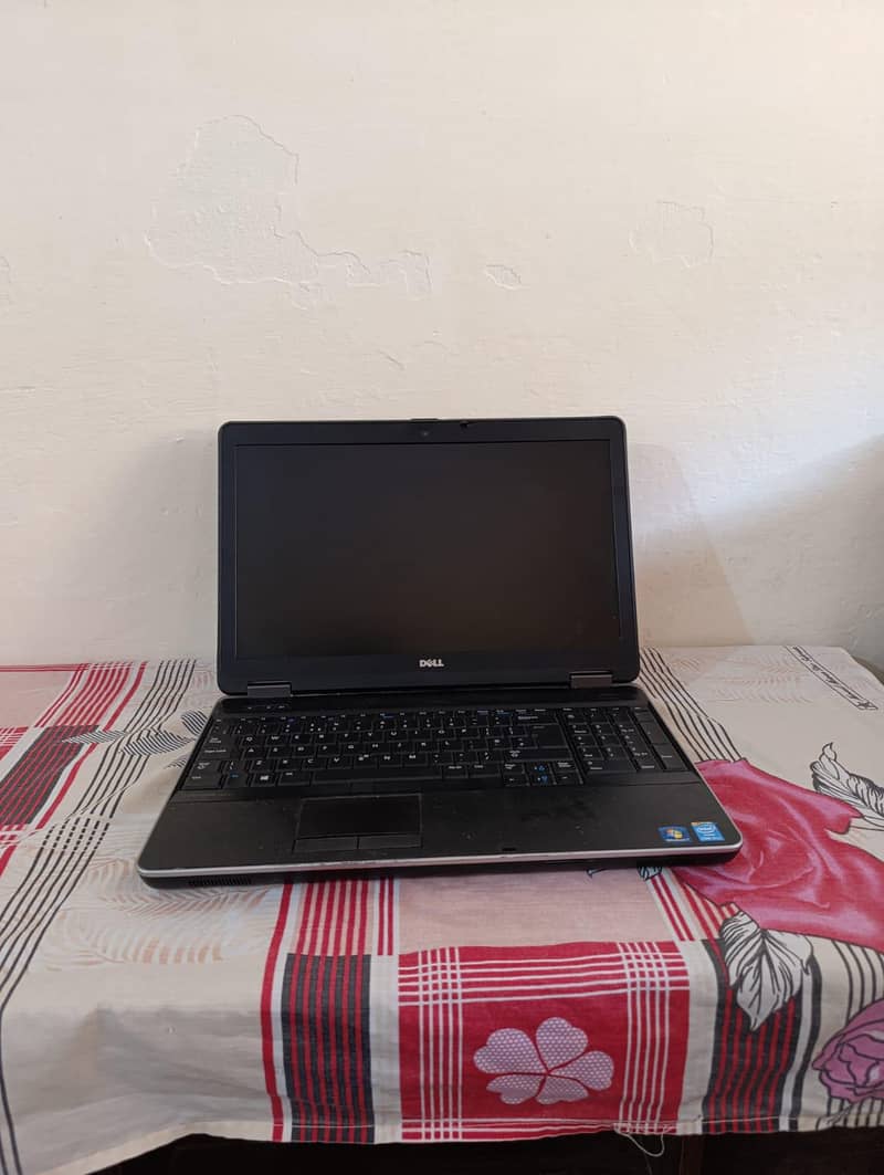 Dell Latitude E6540 1