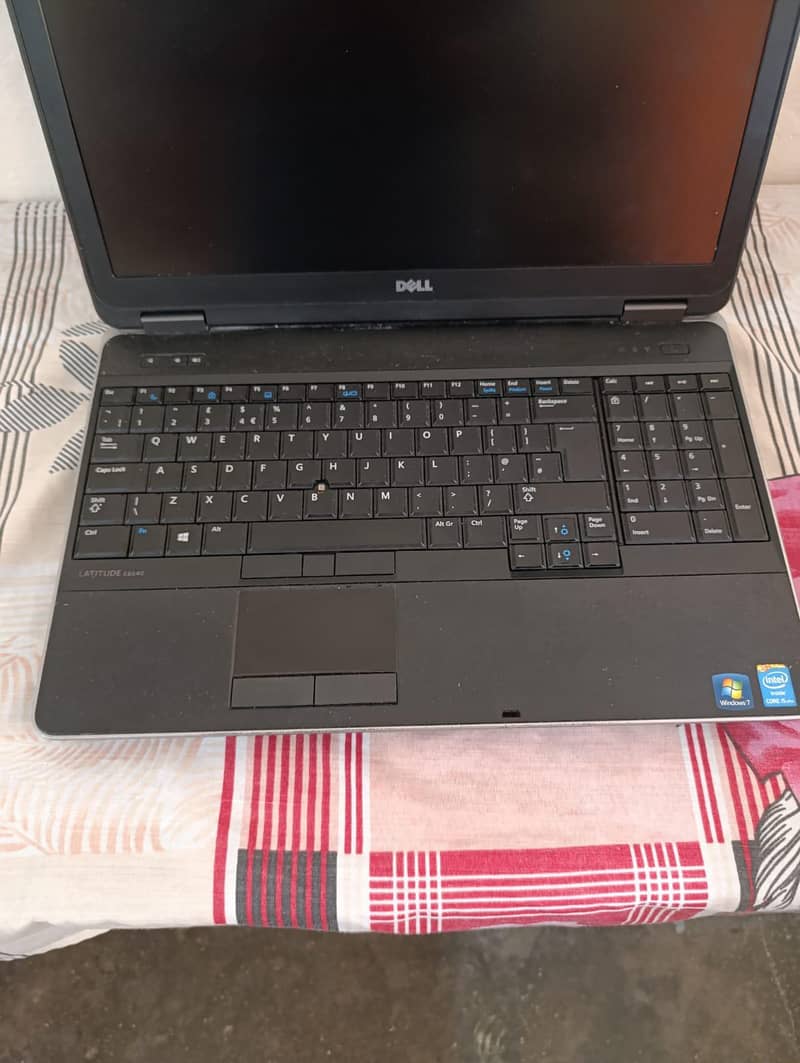Dell Latitude E6540 2
