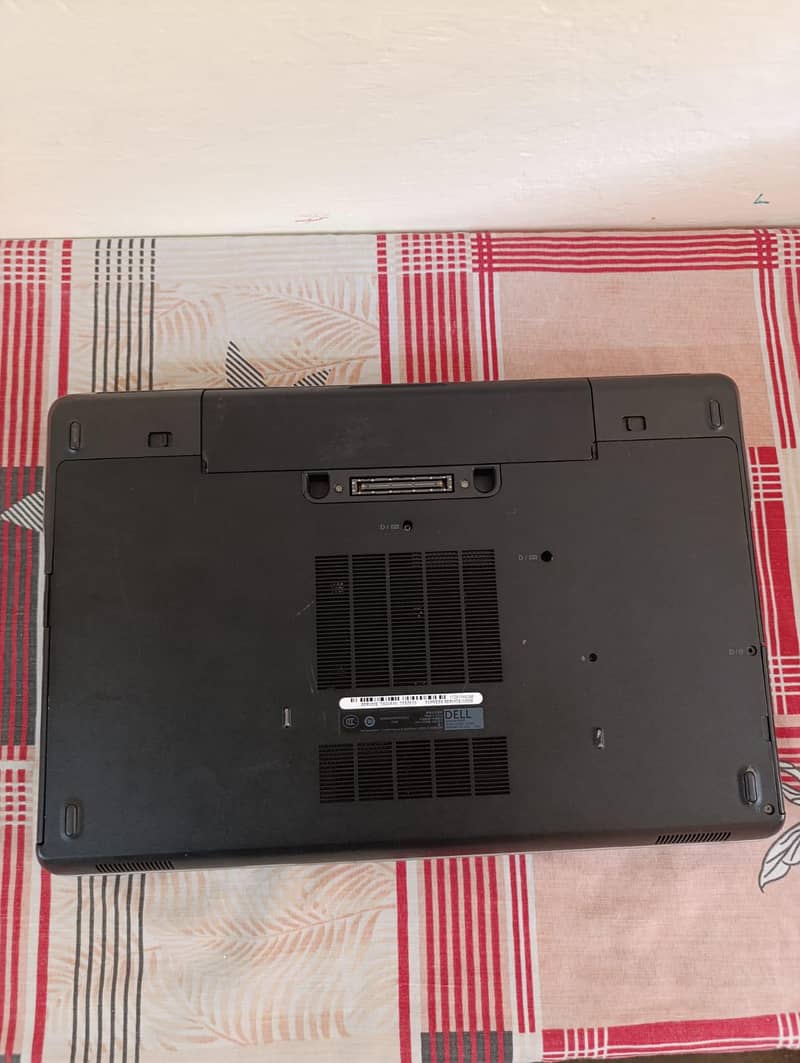 Dell Latitude E6540 3