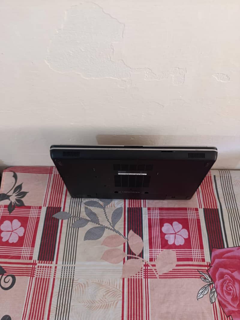 Dell Latitude E6540 4