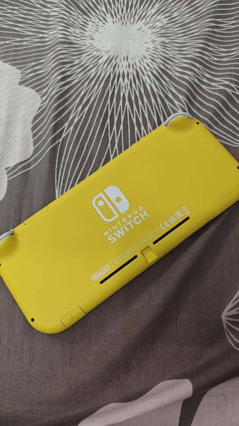 Nintendo switch lite 1