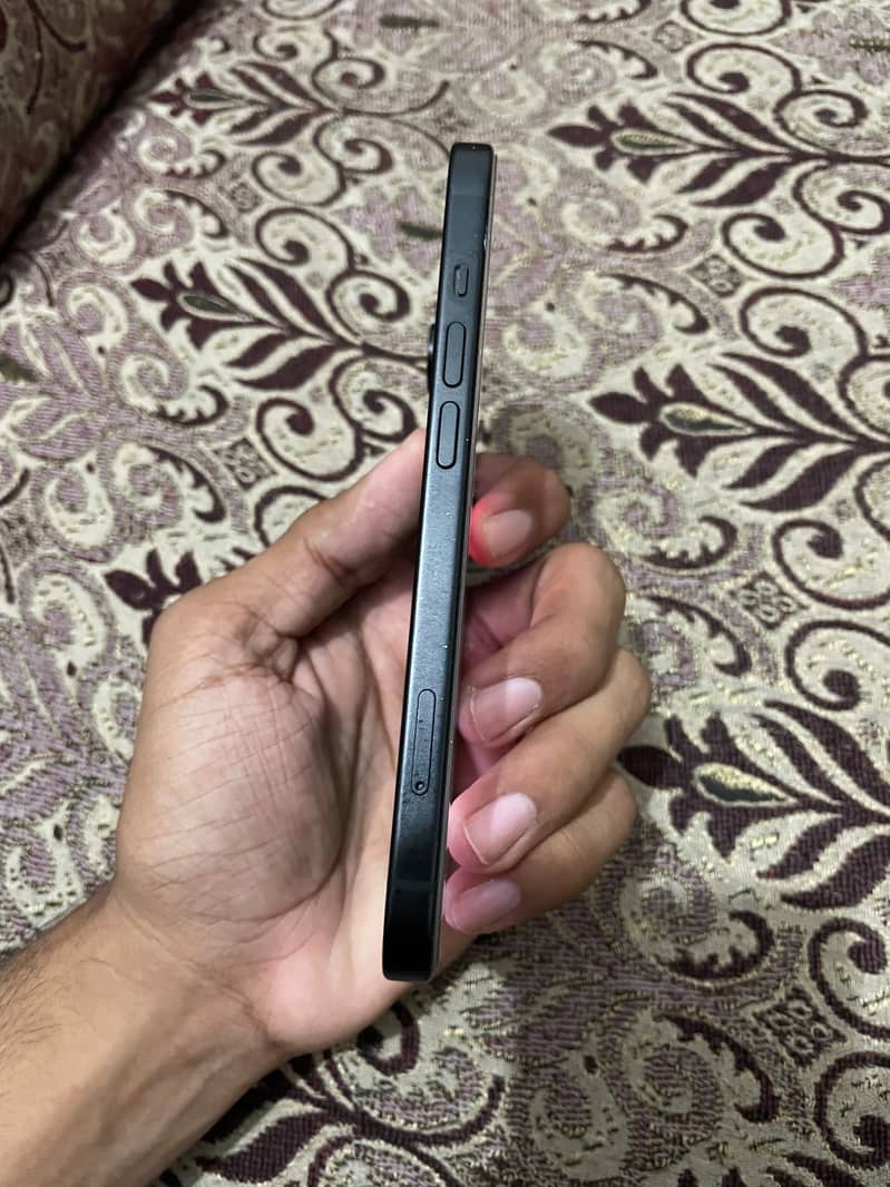 Apple iPhone 15 2