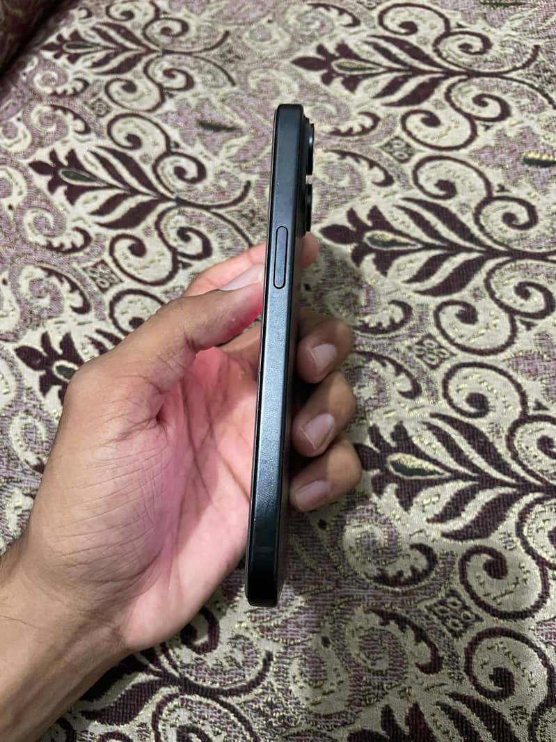 Apple iPhone 15 3