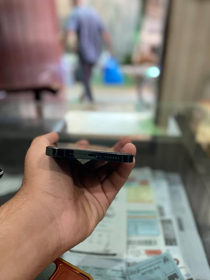 Apple iPhone 12 Pro Max 1