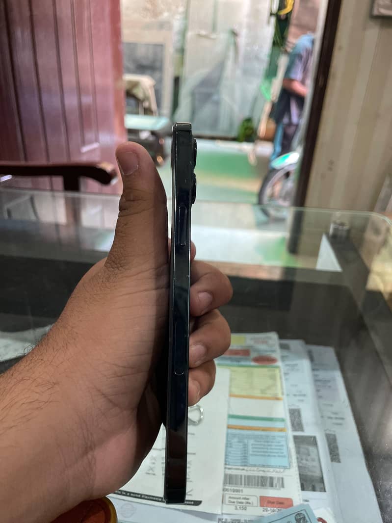 Apple iPhone 12 Pro Max 2