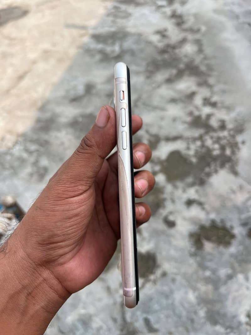 Apple iPhone 11 2