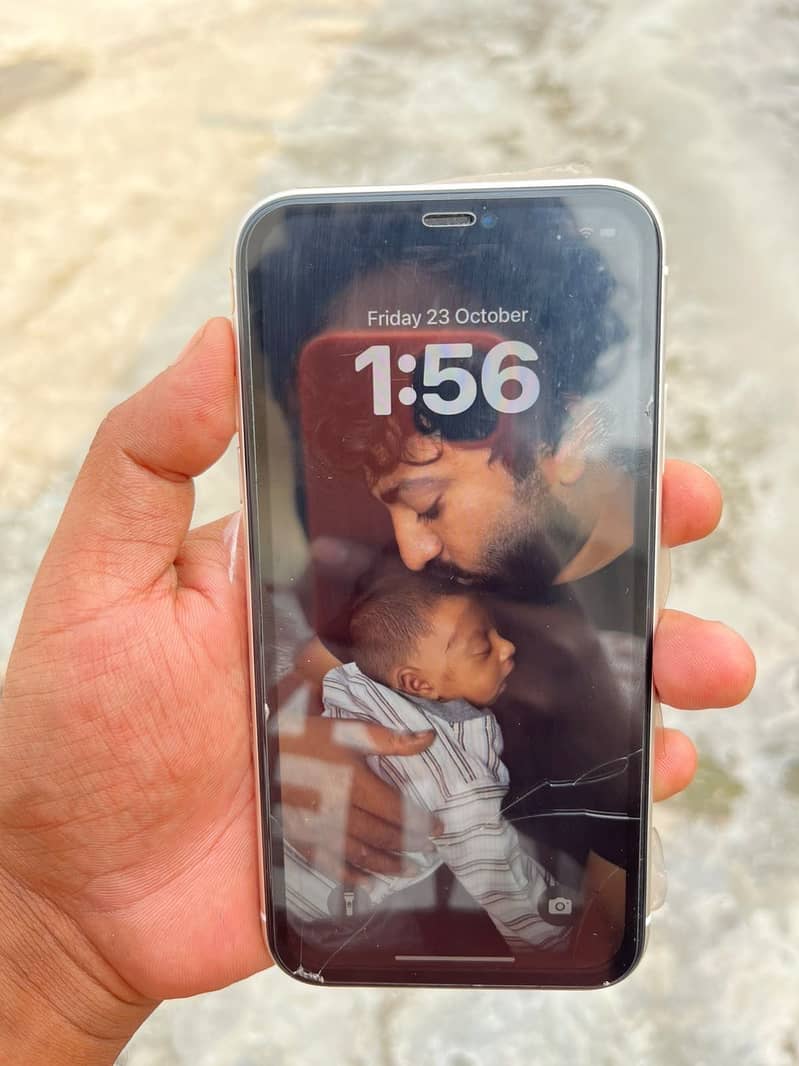 Apple iPhone 11 3