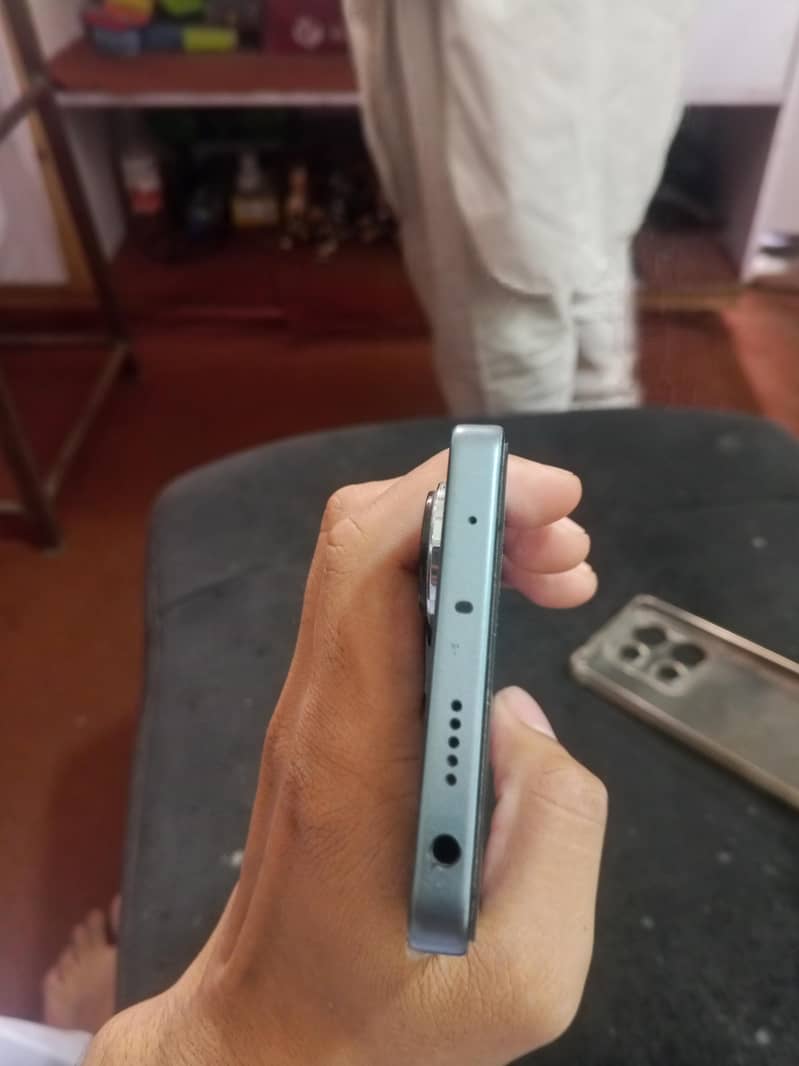 Xiaomi Redmi Note 13 Pro 4