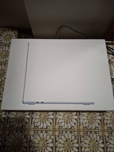 Apple MacBook Air M5 13 Inch 16GB RAM 512GB SSD Midnight Blue