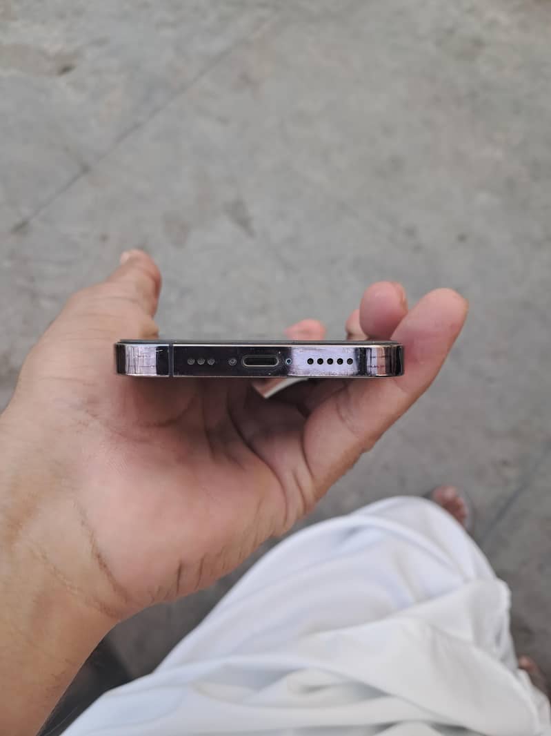 Apple iPhone 14 Pro 2