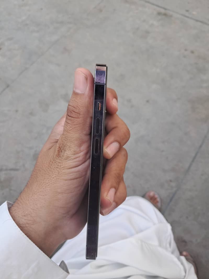 Apple iPhone 14 Pro 3