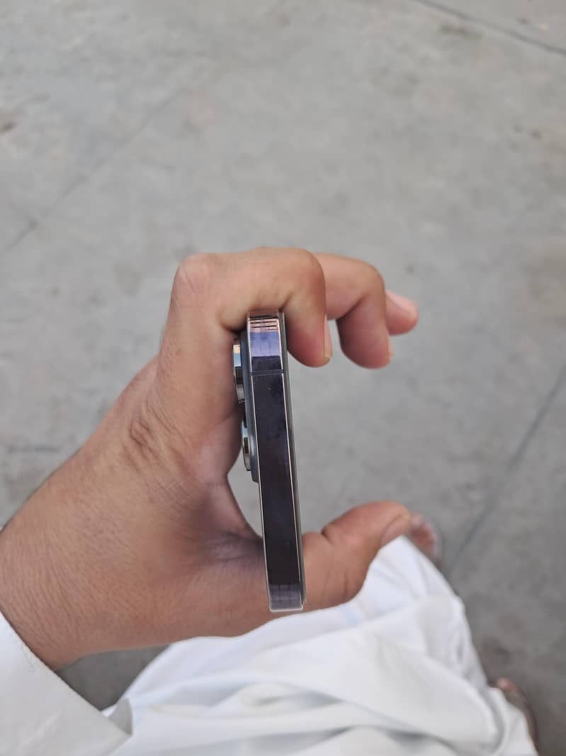 Apple iPhone 14 Pro 4