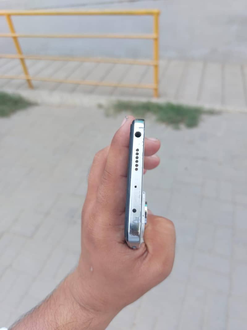 Xiaomi Redmi Note 12 Pro 4